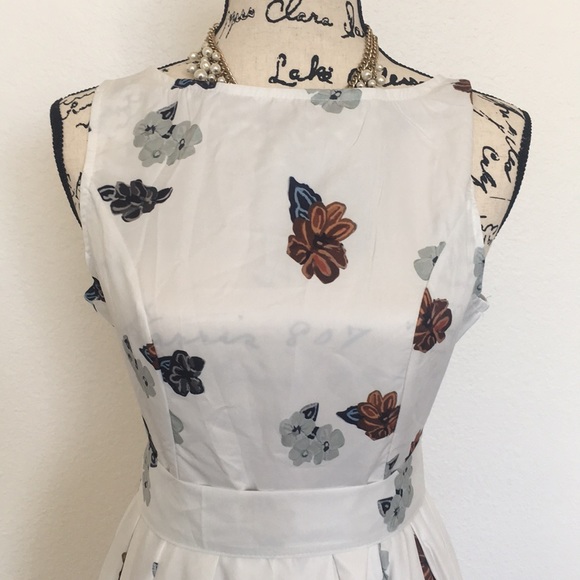 Floral sundress - Picture 2 of 5